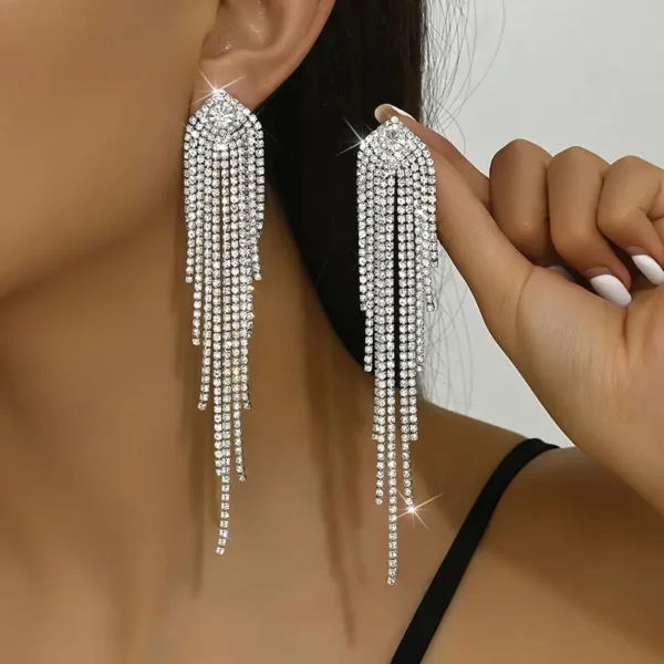 أقراط من الفضة الفاخرة المطلية بالروديوم مع تعليقة من الراين للنساء