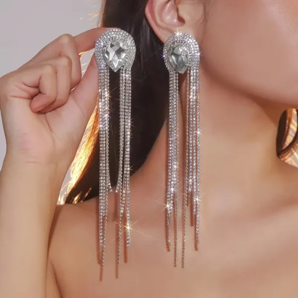 قرط دائري فضي مزين بحجر الراين اللامع، إكسسوار عصري أنيق للحفلات والمناسبات الرسمية،