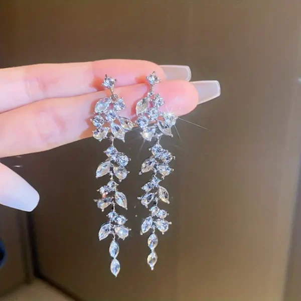 اقراط كرستال طويلة وانيقة