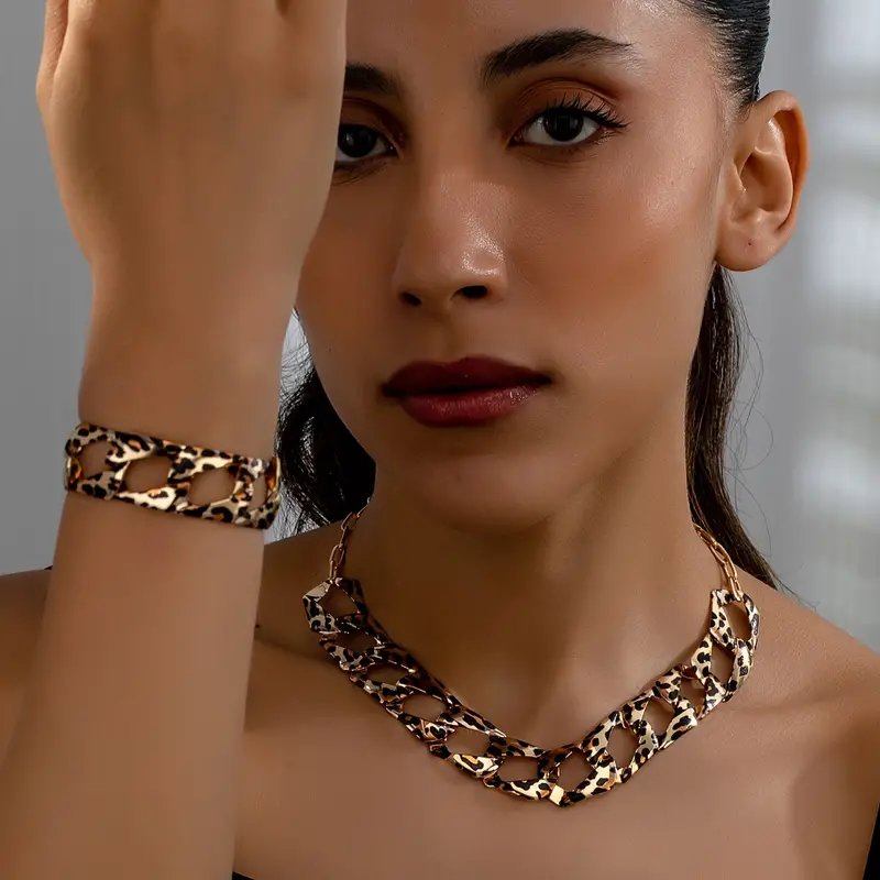 طقم مجوهرات سلسلة طباعة الفهد للنساء،، أنيق بأسلوب عتيق جذاب، بدون تصفيح، عقد وسوار أنيق للارتداء اليومي - الصورة 2