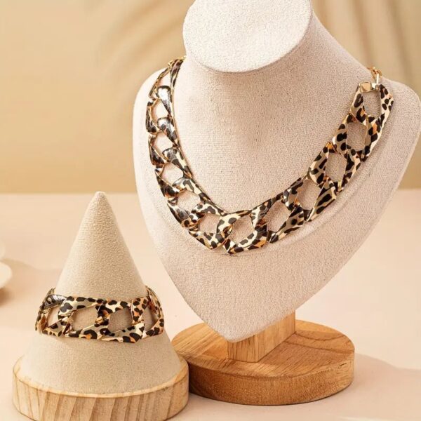 طقم مجوهرات سلسلة طباعة الفهد للنساء،، أنيق بأسلوب عتيق جذاب، بدون تصفيح، عقد وسوار أنيق للارتداء اليومي