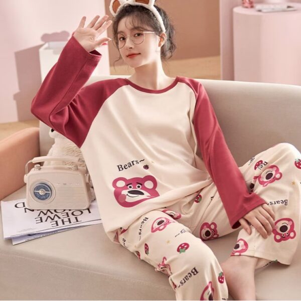 طقم نوم نسائي بأكمام طويلة مكون من قطعتين