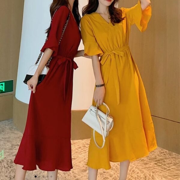 فساتين نسائية بأكمام قصيرة بنمط كوري وعتيق لون احمر