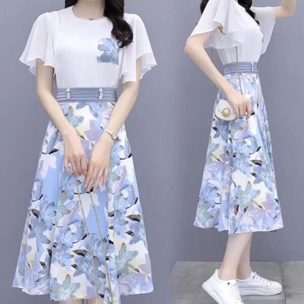 طقم تنورة نسائية قصيرة وبلوزة قصير الأكمام مزينة بالزهور مكون من قطعتين