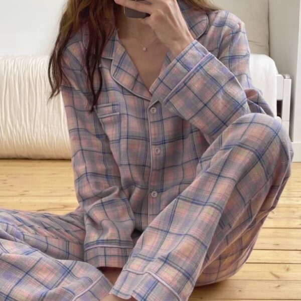 طقم نسائي بأكمام طويلة مكون من قطعتين شميز مخطط وبنطلون قماش محبوك بيجامة انيقة