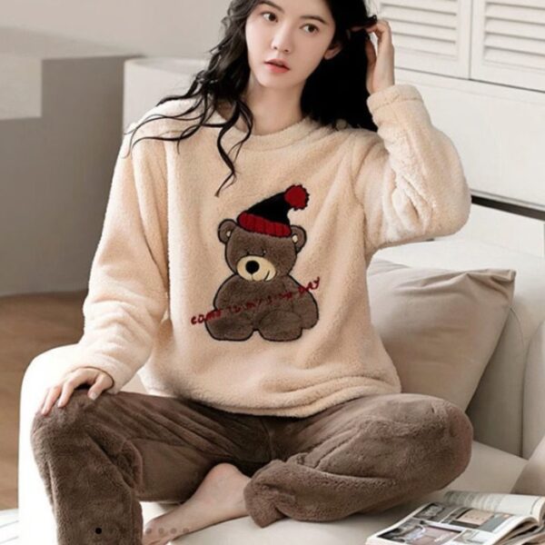 طقم نسائي بأكمام طويلة مكون من قطعتين شتوية ثقيلة قطنية ومريحة