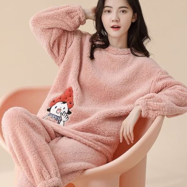 طقم نسائي بأكمام طويلة مكون من قطعتين شتوية ثقيلة قطنية ومريحة