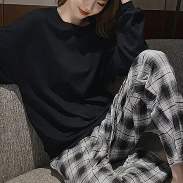 طقم نوم نسائي بأكمام طويلة مكون من قطعتين بطبعة كورية أنيق ومريح