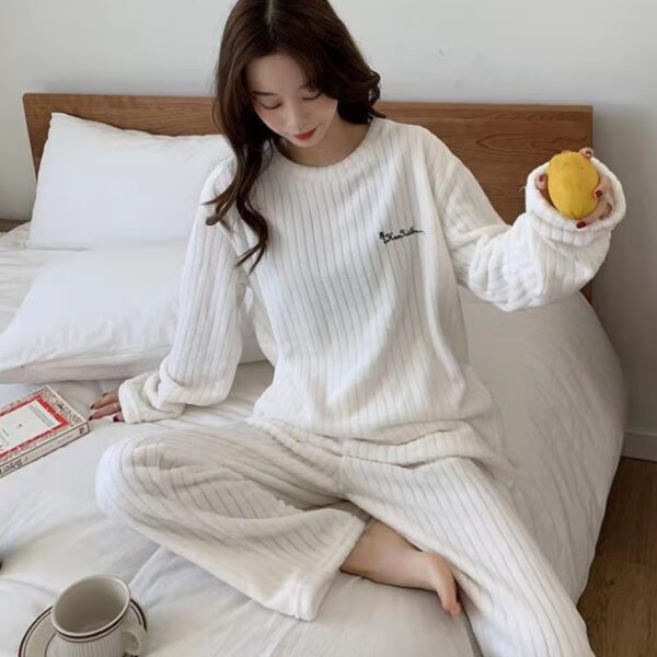 طقم نوم نسائي بأكمام طويلة مكون من قطعتين شتوي صوفيه مقاس واحد متوسط