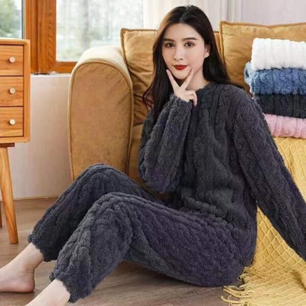 طقم نوم نسائي بأكمام طويلة مكون من قطعتين حارة صوفية لشتاء دافئ