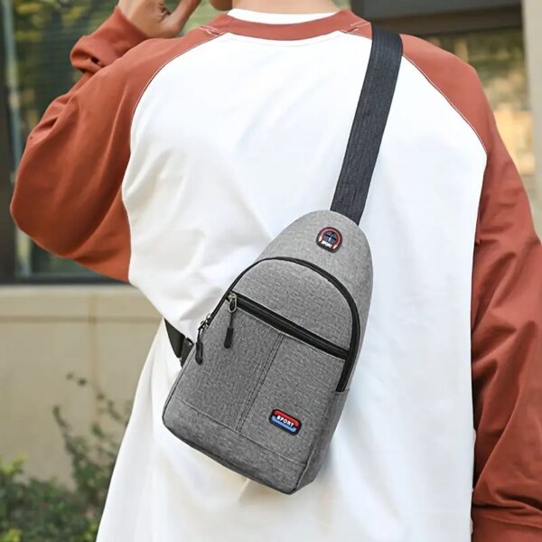 حقيبة كتف كاجوال من النايلون بتصميم رياضي متعدد الاستخدامات مزود بسحاب للغلق وتصميم بنمط كستنائي، للاستخدام اليومي والتنقل اليومي، للرجال.