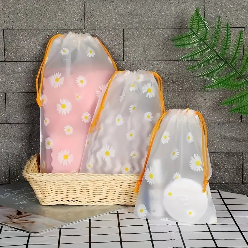 مجموعة من 3 أكياس بلاستيكية برباط لحمل مستلزمات الحمام مع زهور - حقائب خفيفة الوزن ومقاومة للماء بأسلوب عطلة، سهلة التنظيف بالمناديل المبللة، تفاصيل زهرية - منظمات تعبئة متعددة الاستخدامات لمستلزمات السفر - الصورة 2