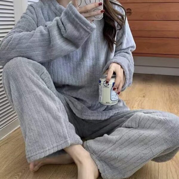 طقم نوم نسائي بأكمام طويلة مكون من قطعتين بيجامة نسائية شتوية