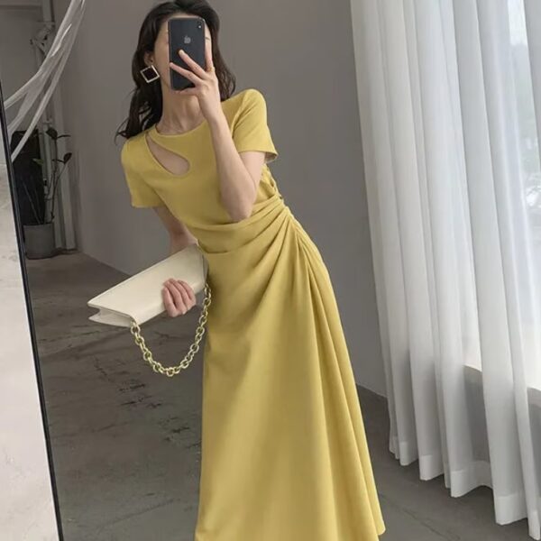 فستان حريمي 2023 صيفي جديد غير رسمي قصة التدريجي تصميم فرنسي نحيف رقبة مستديرة كم قصير تصميم خصر نمط هيبين فستان طويل نسائي