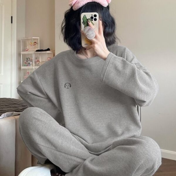 بيجاما منزلية بأكمام طويلة برقبة دائرية فضفاضة للنساء